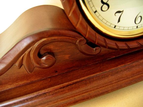 Duży drewniany zegar kominkowy adler